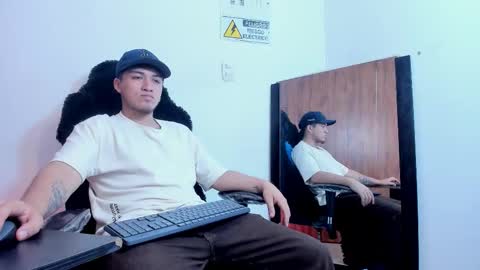 JUAN  online show from September 23, 7:46 pm