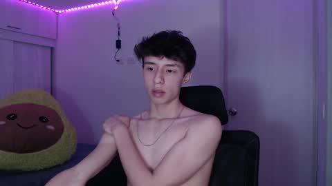 juanmres online show from April 12, 2:15 am