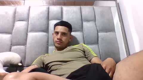 Snapshot of juanperez1999777 chatting on September 24, 3:50 am juanperez1999777 online show from September 24, 3:50 am