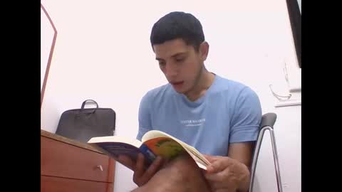 Snapshot of juanperez1999777 chatting on October 30, 10:33 pm juanperez1999777 online show from October 30, 10:33 pm