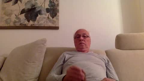 juergener342205 online show from April 28, 2:17 am