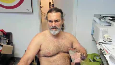 Giovanni50pro online show from December 18, 4:03 pm