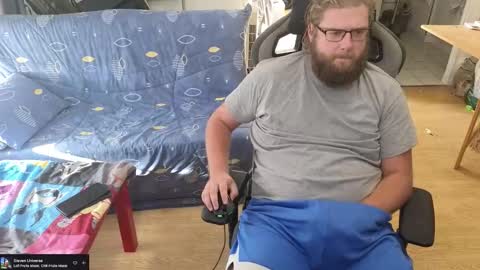 Julcs online show from October 21, 2:31 pm