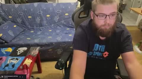 Julcs online show from October 12, 5:51 pm