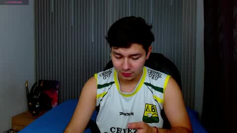 julian_smith21 online show from April 6, 4:09 am