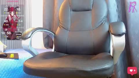 julian_smith21 online show from March 25, 2:32 pm