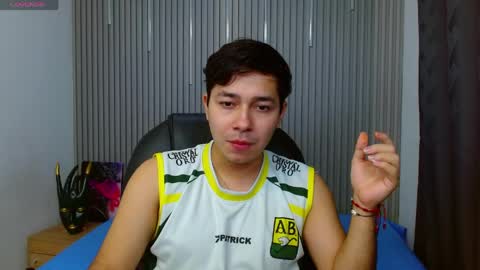 julian_smith21 online show from April 6, 4:46 am