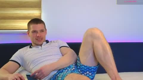 julian_turner online show from May 1, 1:03 pm