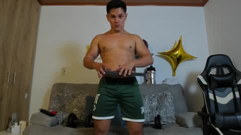 Snapshot of julian_wallace chatting on September 18, 4:31 pm julian_wallace online show from September 18, 4:31 pm