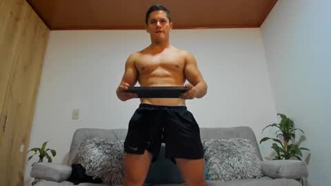 Snapshot of julian_wallace chatting on December 13, 1:37 am julian_wallace online show from December 13, 1:37 am
