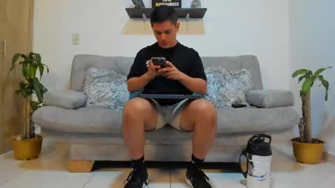Snapshot of julian_wallace chatting on January 20, 2:25 pm julian_wallace online show from January 20, 2:25 pm