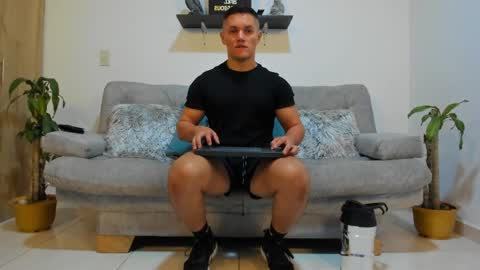 Snapshot of julian_wallace chatting on January 22, 4:12 pm julian_wallace online show from January 22, 4:12 pm