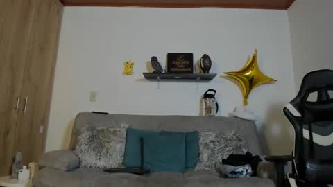 Snapshot of julian_wallace chatting on September 9, 3:00 pm julian_wallace online show from September 9, 3:00 pm
