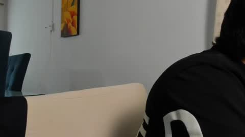 julian_wallace1 online show from June 23, 1:59 pm