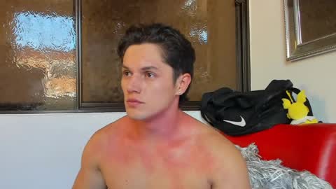 julian_wallace1 online show from August 2, 8:29 pm