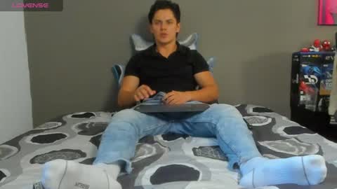 julian_wallace1 online show from June 11, 9:46 pm