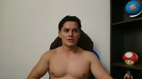 julian_wallace1 online show from July 18, 1:34 am