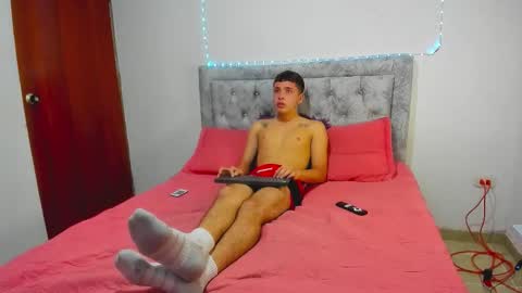 julian online show from February 17, 3:55 pm