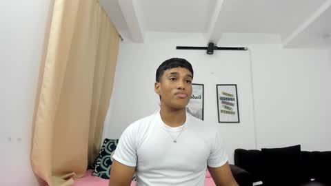Snapshot of juliannmattius chatting on October 3, 4:50 am Juliann online show from October 3, 4:50 am