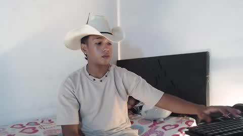 Juliann online show from October 25, 3:36 pm