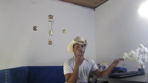 Snapshot of juliannmattius chatting on October 8, 3:05 pm Juliann online show from October 8, 3:05 pm