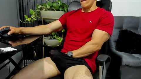 Snapshot of juliansexxx16 chatting on December 9, 10:11 am Julian online show from December 9, 10:11 am