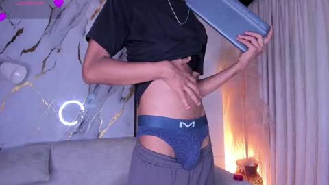 Julien online show from March 8, 12:31 pm