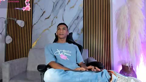 Julien online show from December 3, 12:11 pm