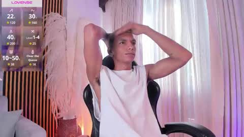 Snapshot of juliensaint_ chatting on October 28, 12:40 pm Julien online show from October 28, 12:40 pm