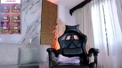 Snapshot of juliensaint_ chatting on October 17, 12:53 pm Julien online show from October 17, 12:53 pm