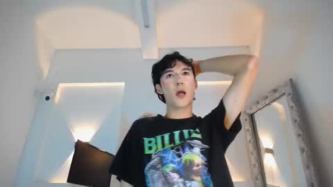 jullian online show from April 28, 9:08 pm