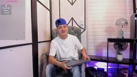 Snapshot of juniormorris_ chatting on September 29, 9:54 pm Junior online show from September 29, 9:54 pm