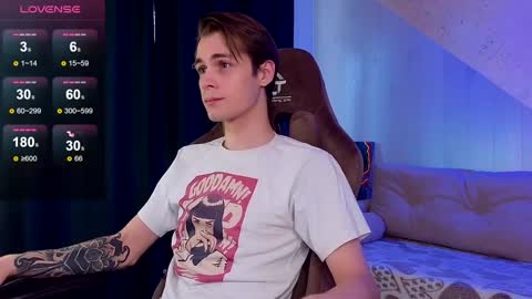 Snapshot of just_sammy chatting on January 18, 12:47 pm Samuel online show from January 18, 12:47 pm