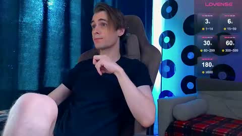 Snapshot of just_sammy chatting on October 3, 12:43 pm Samuel online show from October 3, 12:43 pm