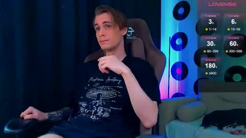 Snapshot of just_sammy chatting on September 28, 6:11 am Samuel online show from September 28, 6:11 am