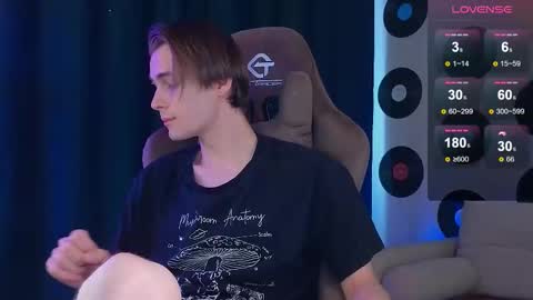 Snapshot of just_sammy chatting on October 30, 10:38 am Samuel online show from October 30, 10:38 am