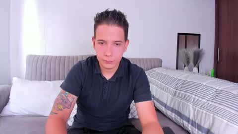 Snapshot of justin_biker chatting on February 28, 8:28 pm justin_biker online show from February 28, 8:28 pm
