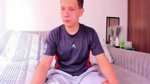 Snapshot of justin_biker chatting on February 27, 5:58 pm justin_biker online show from February 27, 5:58 pm