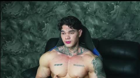 justin clark1 online show from June 18, 4:36 am