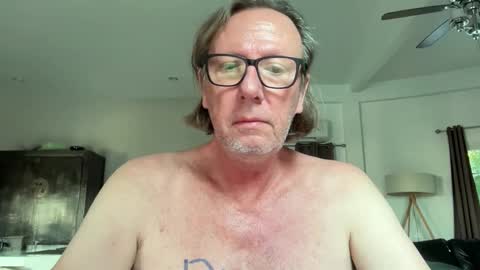 justin_hornyyyy online show from December 20, 9:49 am