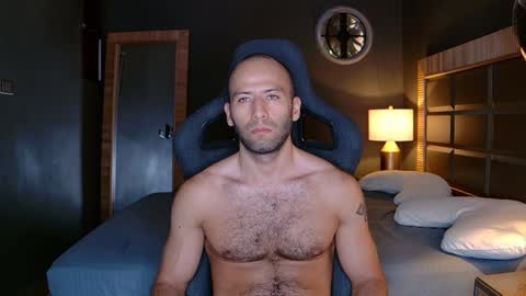 Snapshot of justin_hton chatting on February 7, 9:48 pm Justin online show from February 7, 9:48 pm