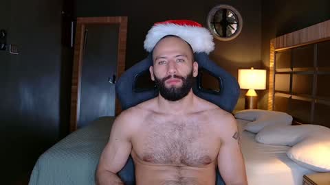 Snapshot of justin_hton chatting on December 31, 10:12 pm Justin online show from December 31, 10:12 pm