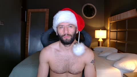 Snapshot of justin_hton chatting on December 13, 10:55 pm Justin online show from December 13, 10:55 pm