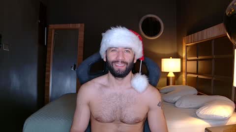Snapshot of justin_hton chatting on December 10, 10:06 am Justin online show from December 10, 10:06 am