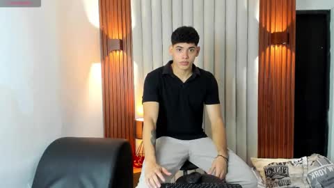 Justin online show from December 17, 8:26 pm