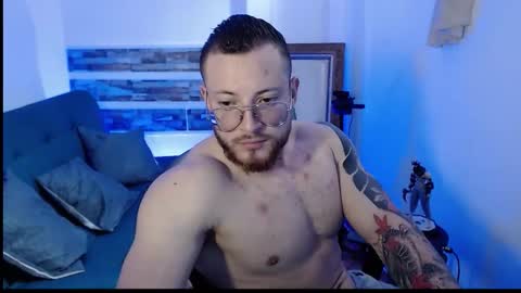 justin_mackenlly online show from March 8, 7:07 pm