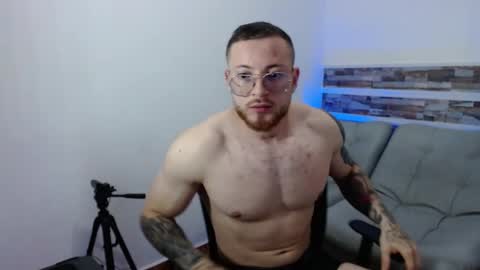 justin_mackenlly online show from April 7, 10:59 am