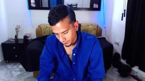 Snapshot of justin_melendez chatting on September 11, 11:15 pm JUSTIN online show from September 11, 11:15 pm