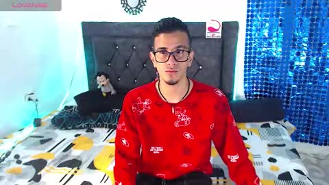 Snapshot of justin_melendez chatting on January 13, 4:18 am JUSTIN online show from January 13, 4:18 am