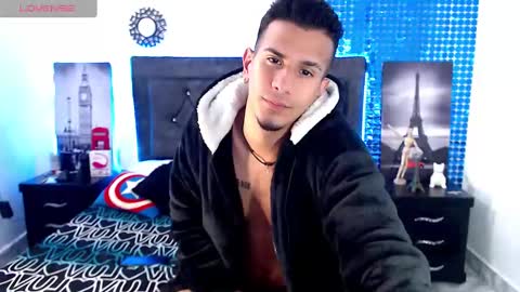 Snapshot of justin_melendez chatting on December 26, 3:06 am JUSTIN online show from December 26, 3:06 am